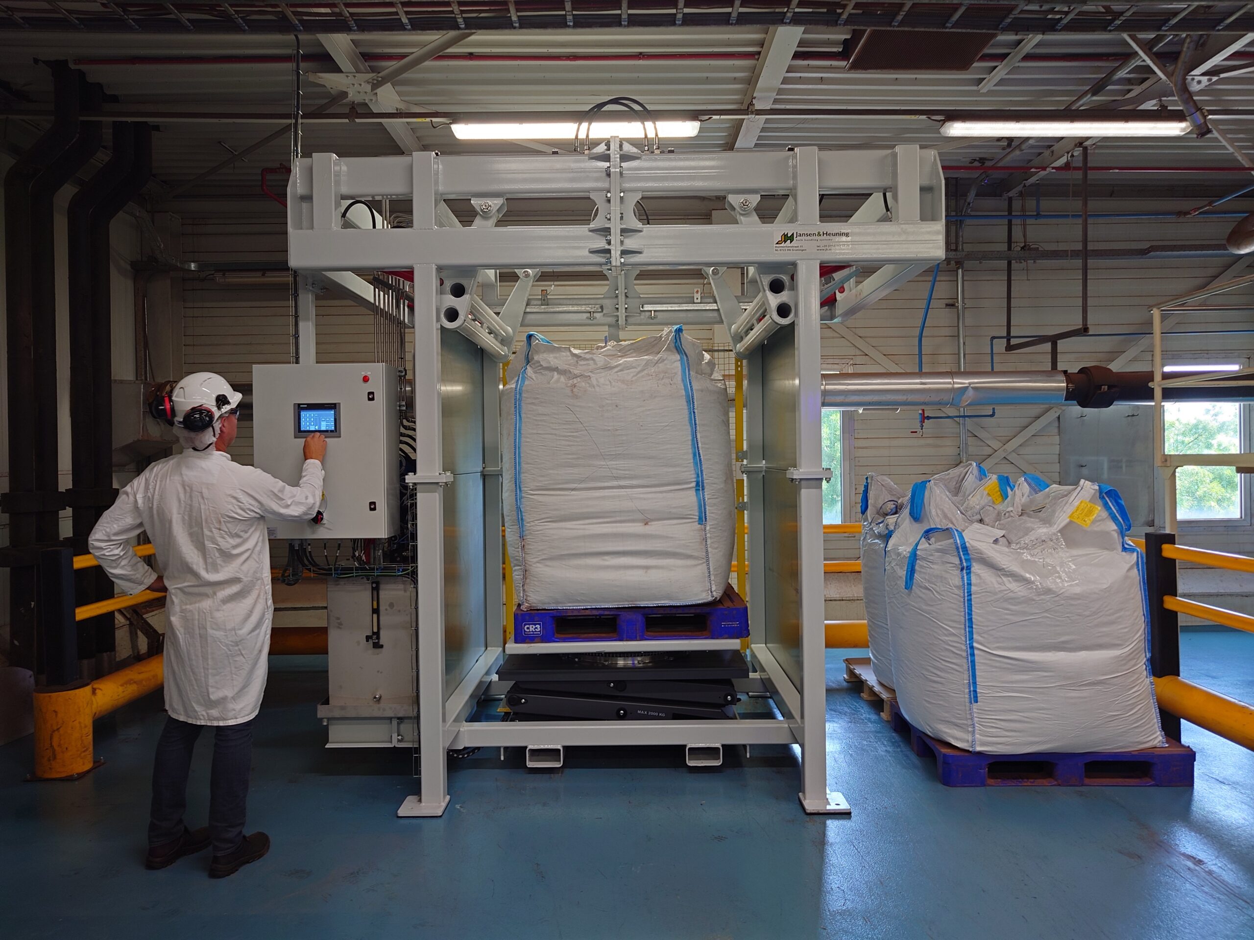 Inhoud FIBC's hard geworden? Ontdek onze bigbag crushers