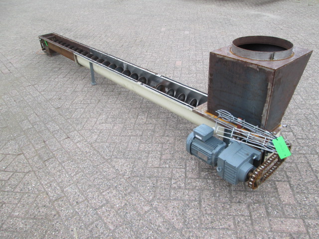JHS200 schroeftransporteur met compacte trog en korte aandrijfas